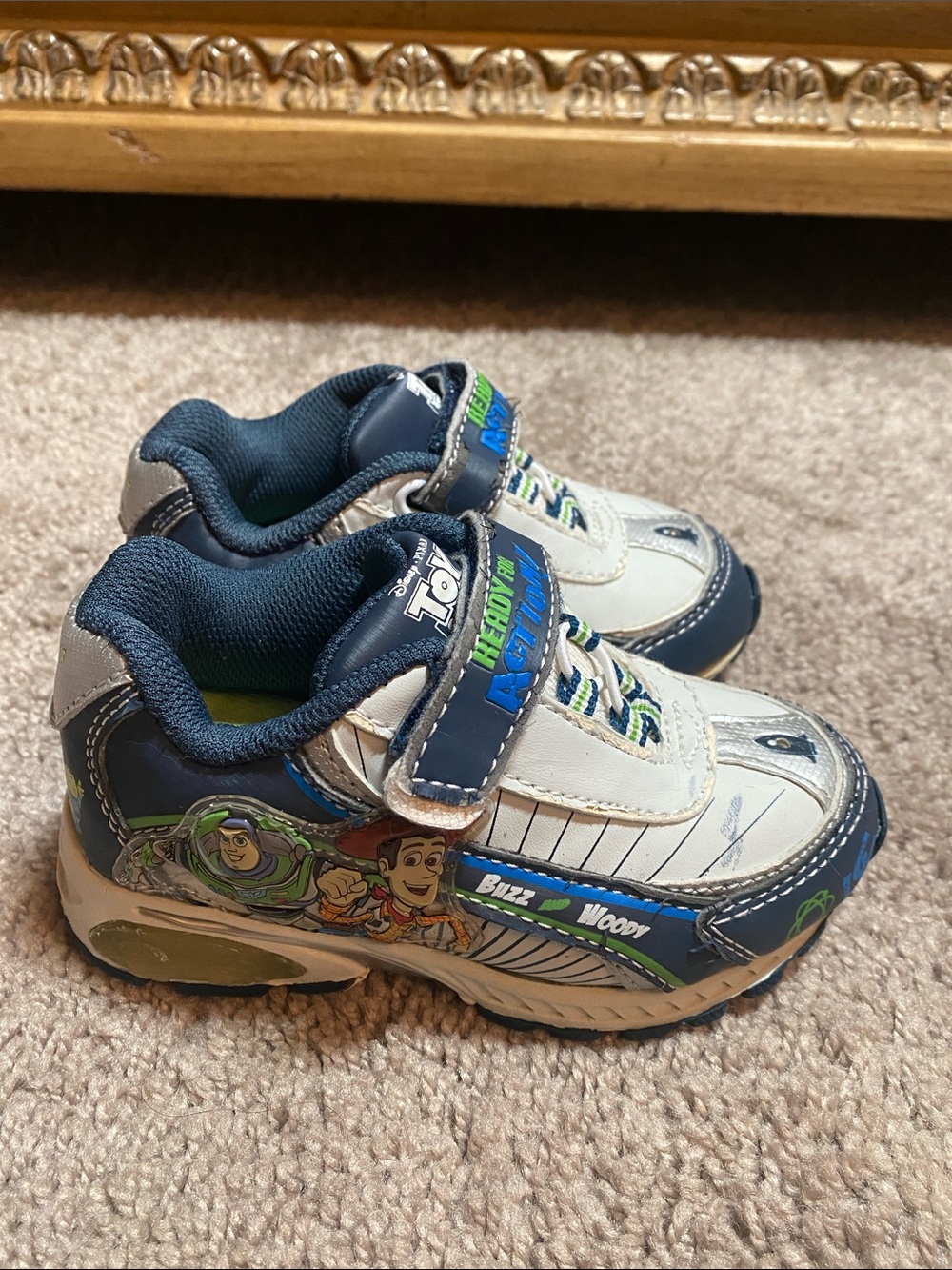 Disney Toy Story Woody & Buzz lightyear Light up Sneakers size 8